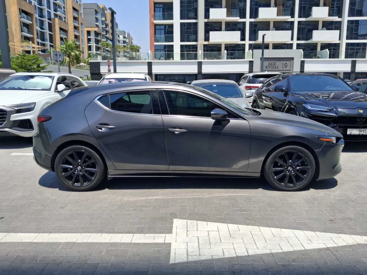 Car image 8