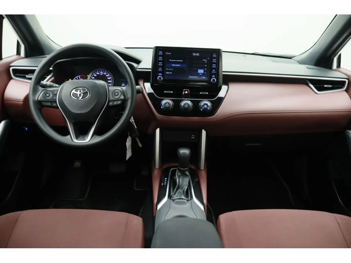 Car image 14