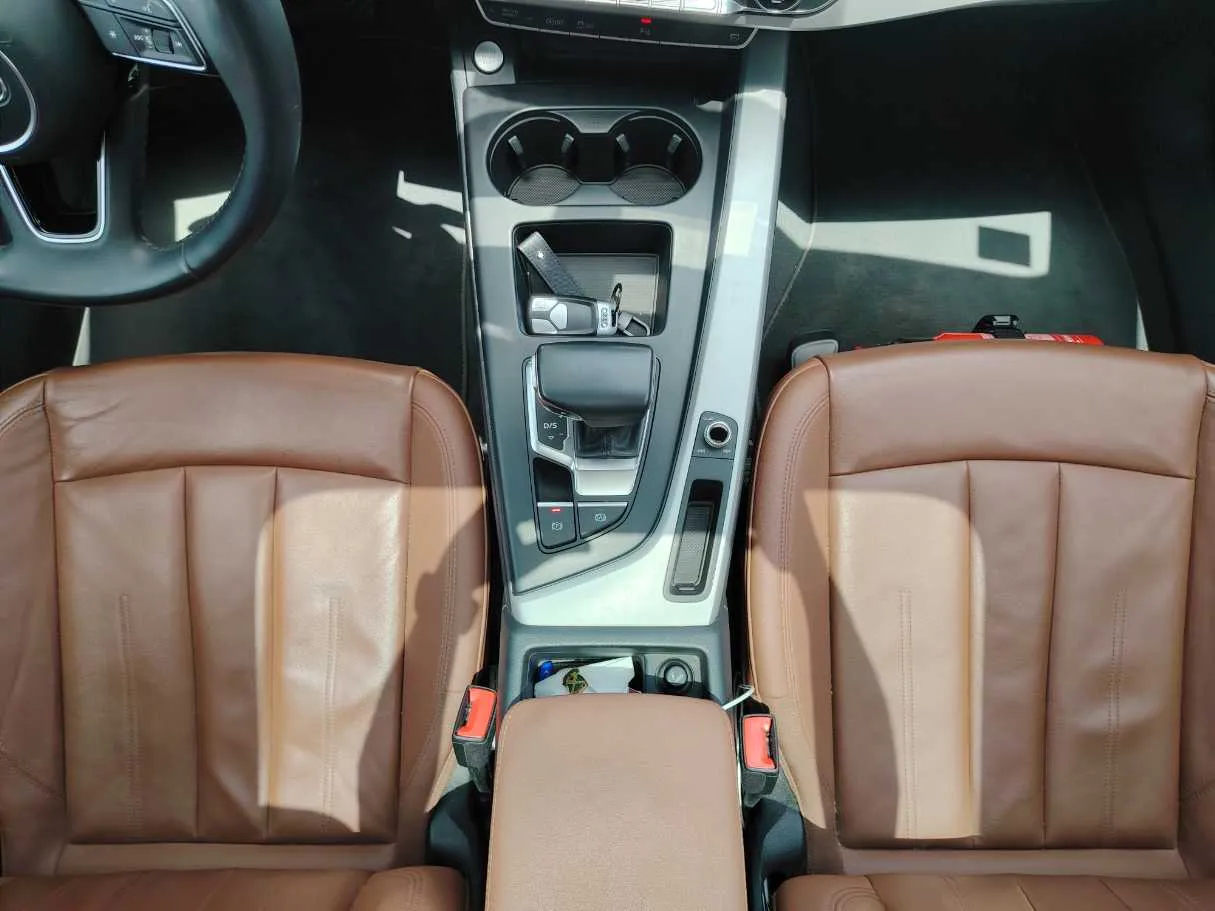 Car image 20