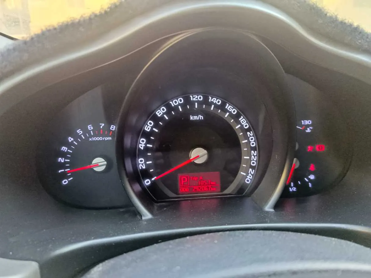 Car image 24