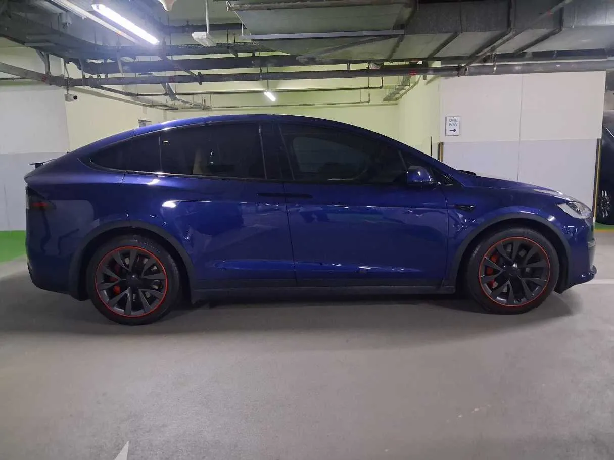 Car image 8
