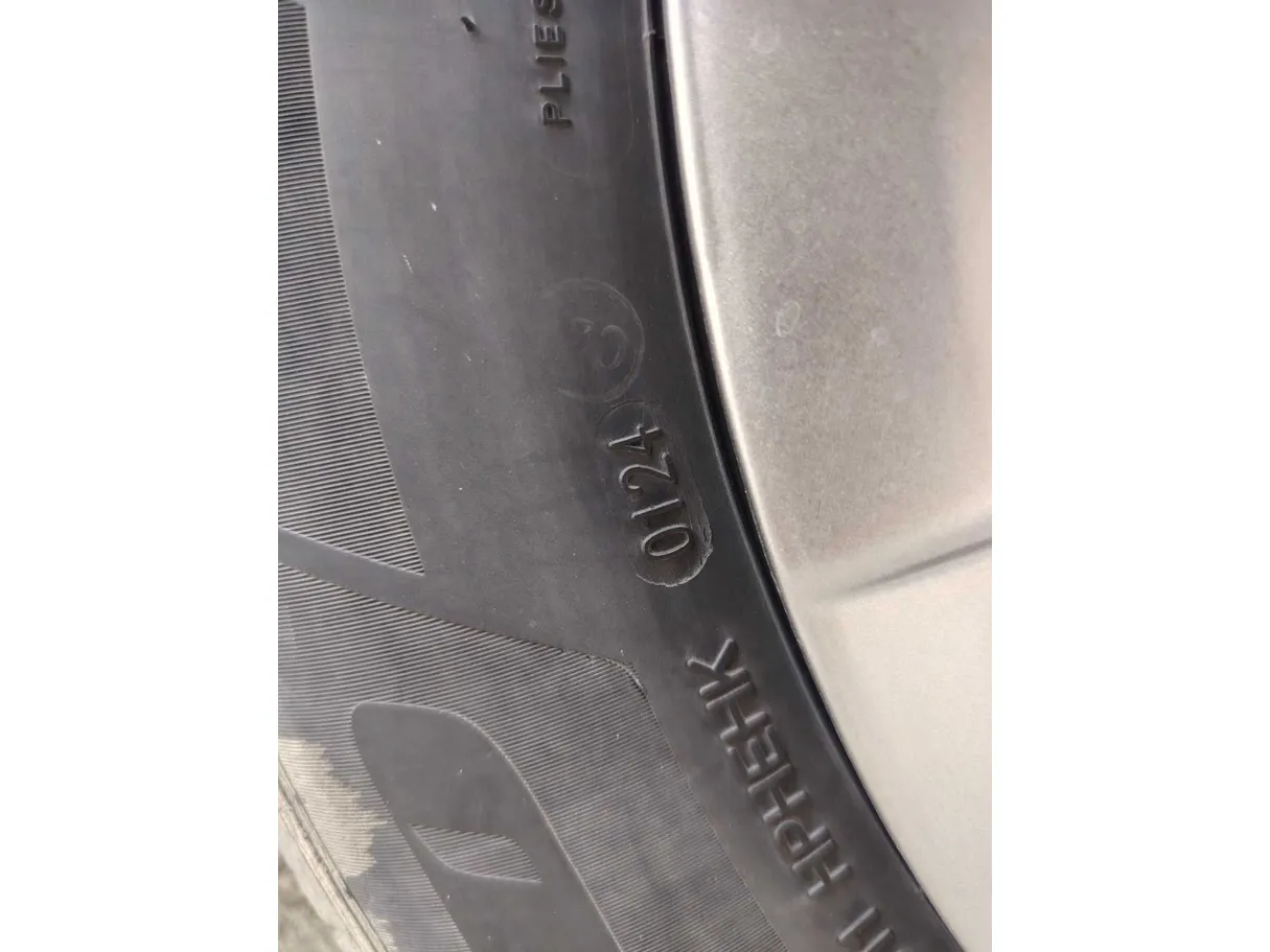Car image 29
