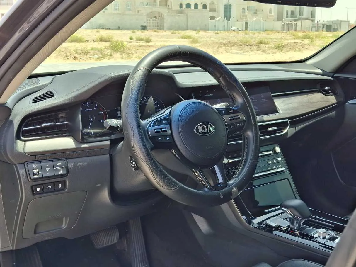 Car image 11