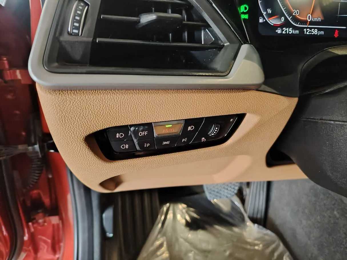 Car image 33