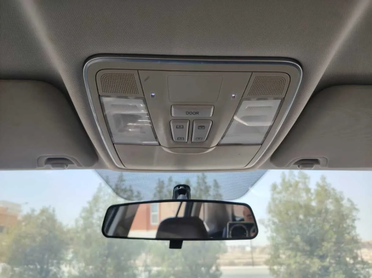 Car image 20