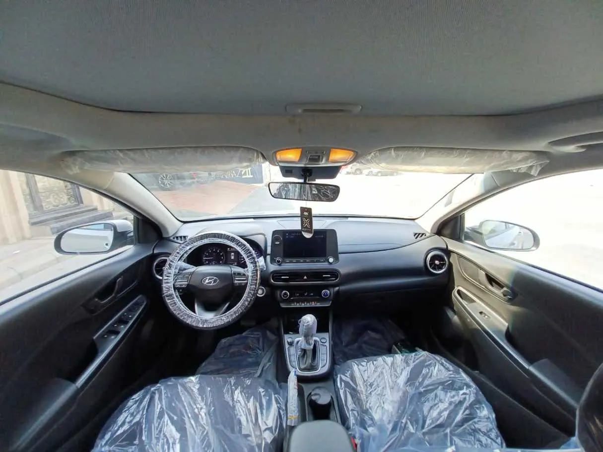 Car image 12