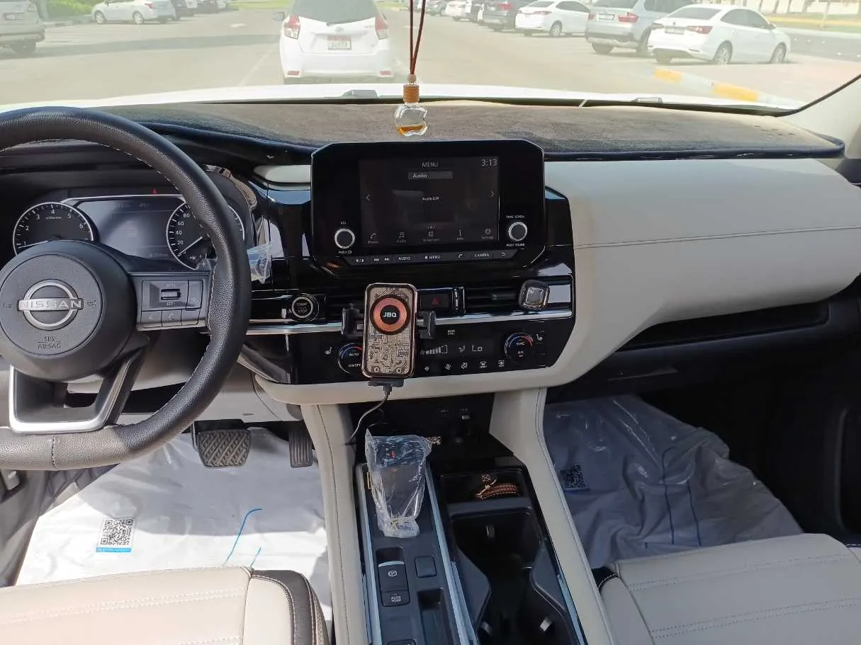 Car image 15