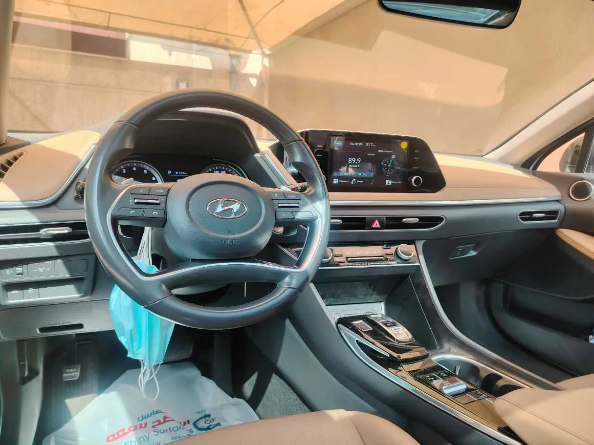 Car image 34