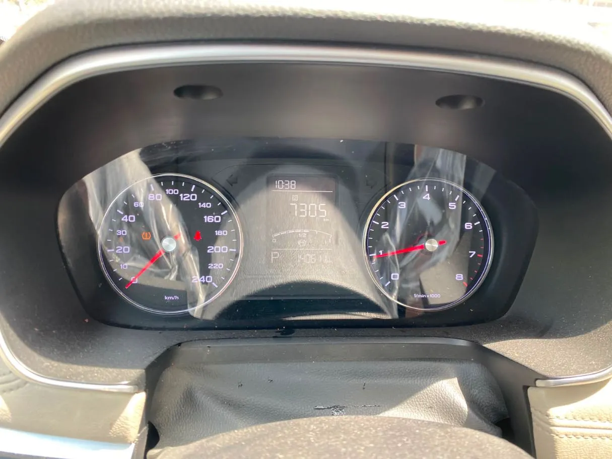 Car image 17