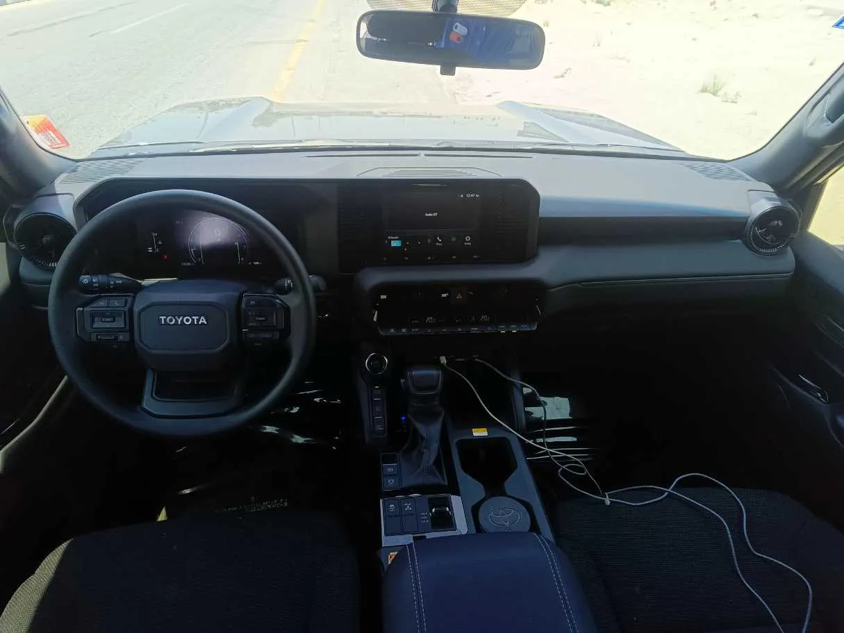 Car image 19