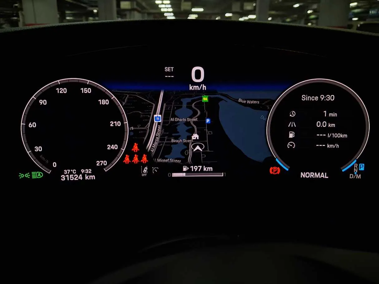 Car image 19
