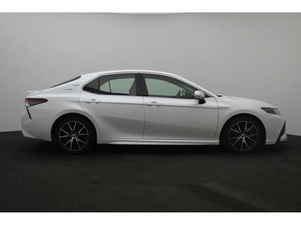 Car image 13