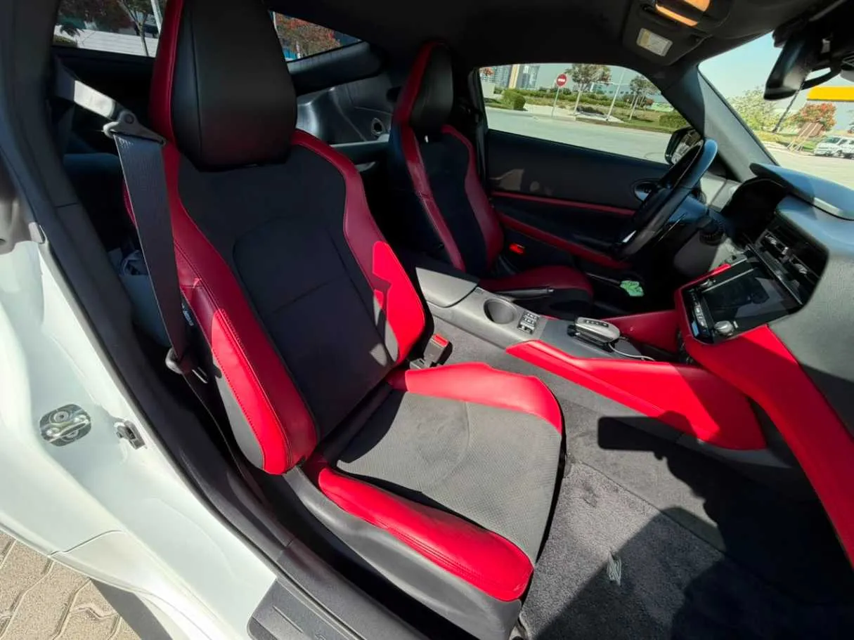 Car image 17
