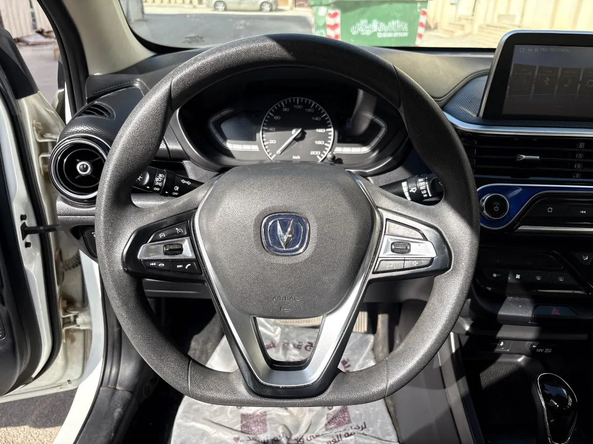 Car image 22