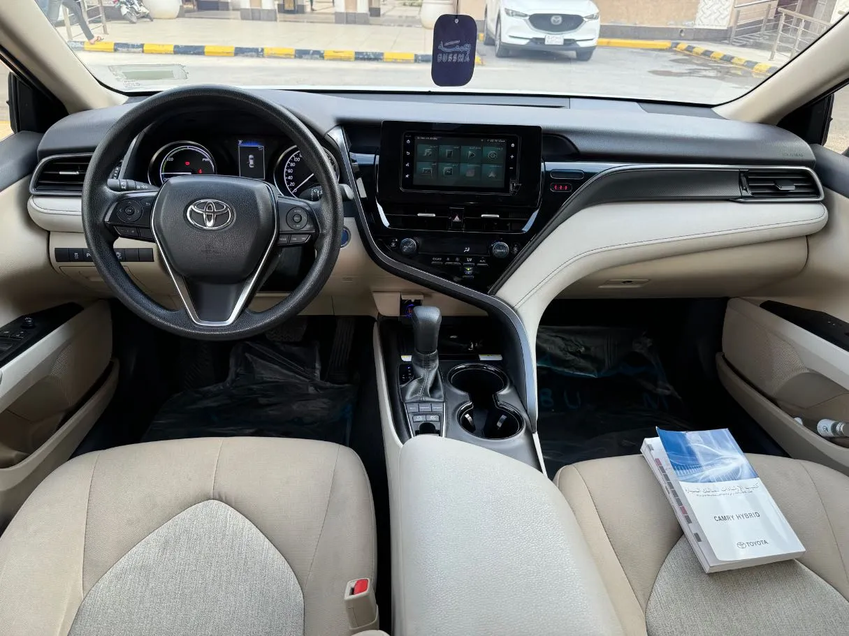 Car image 15