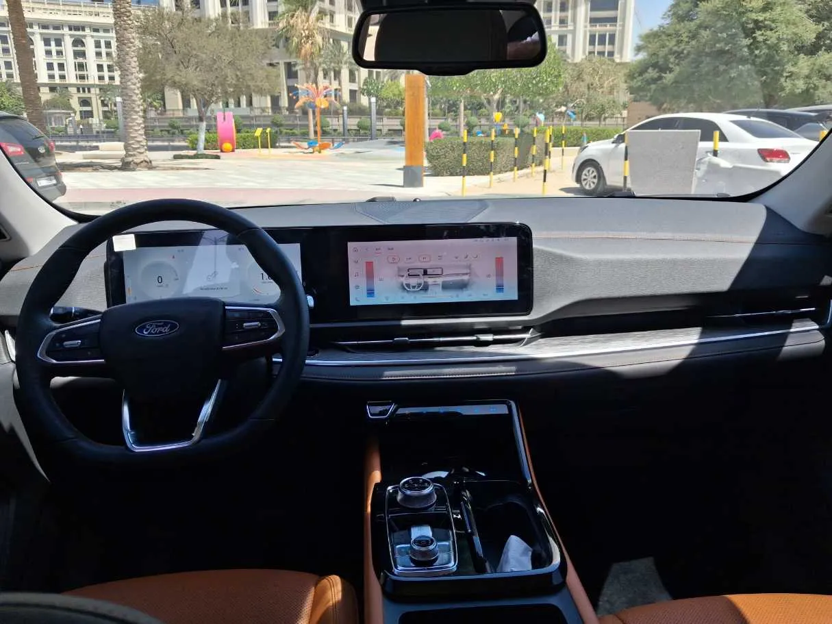 Car image 16