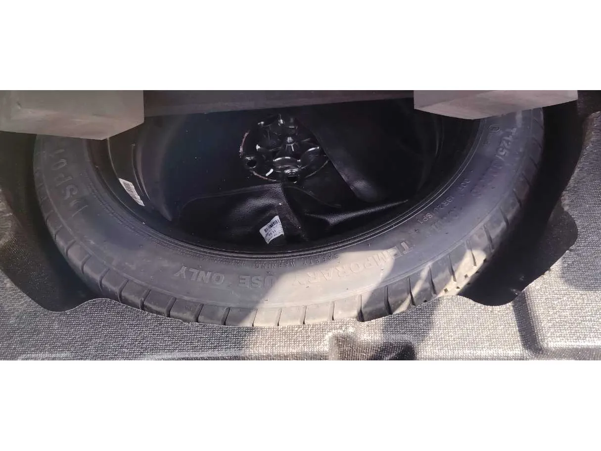 Car image 36