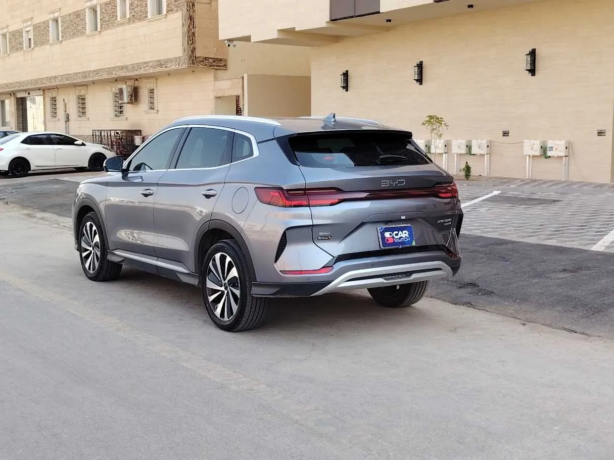 Car image 7