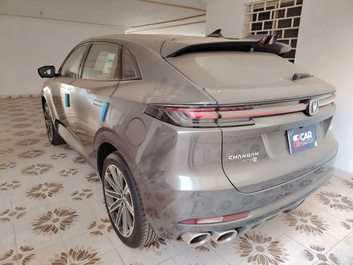 Car image 7