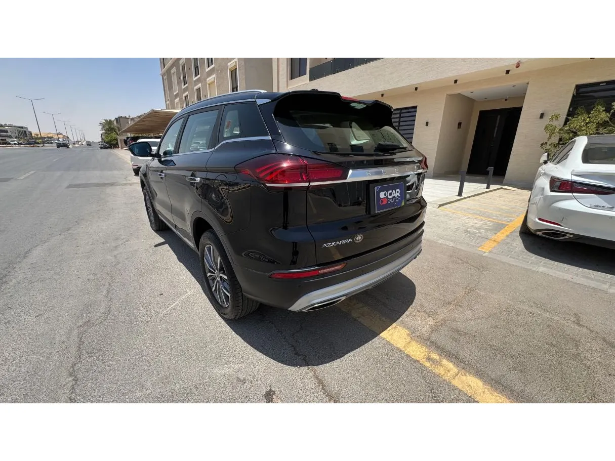 Car image 7