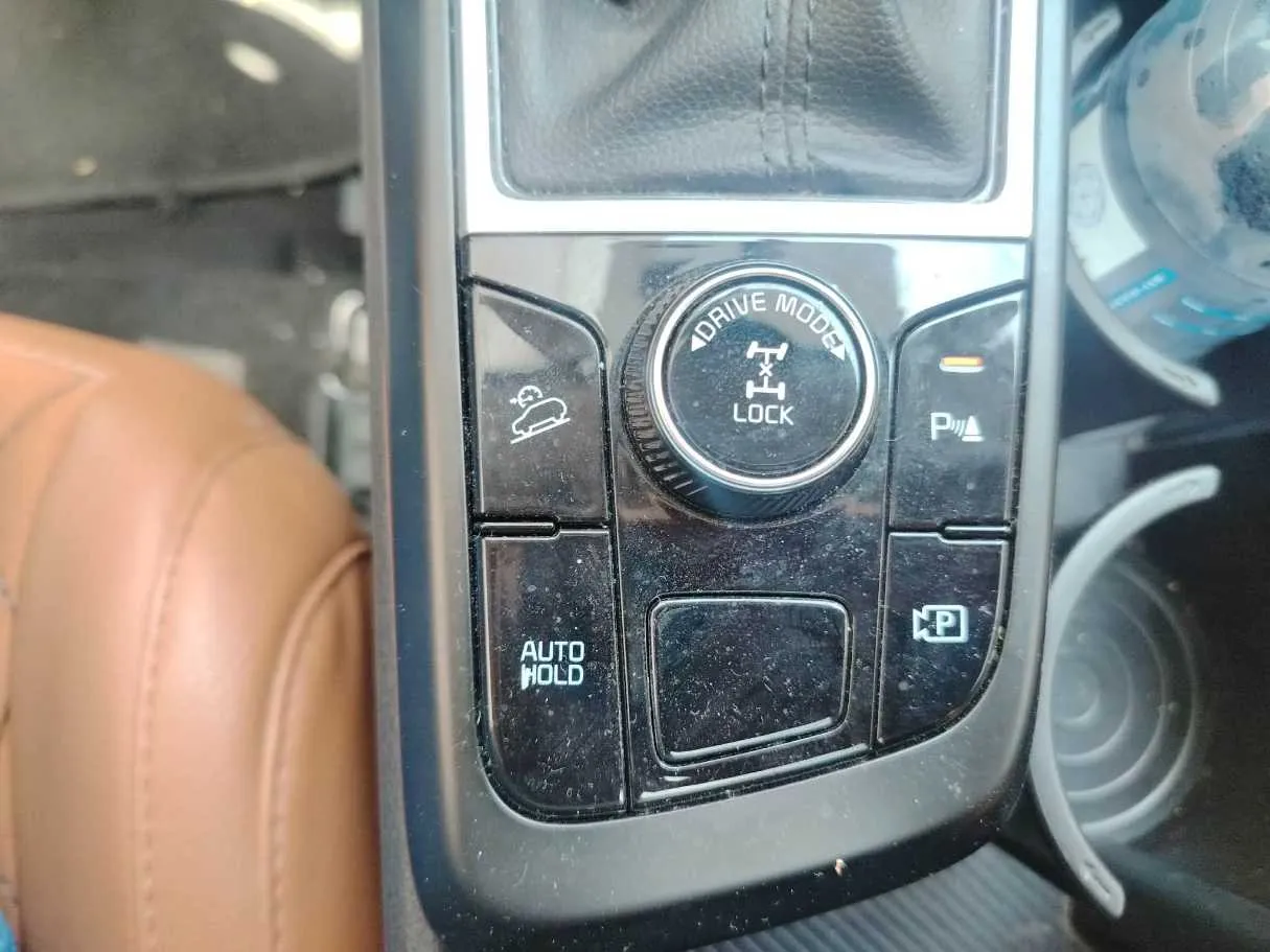 Car image 26