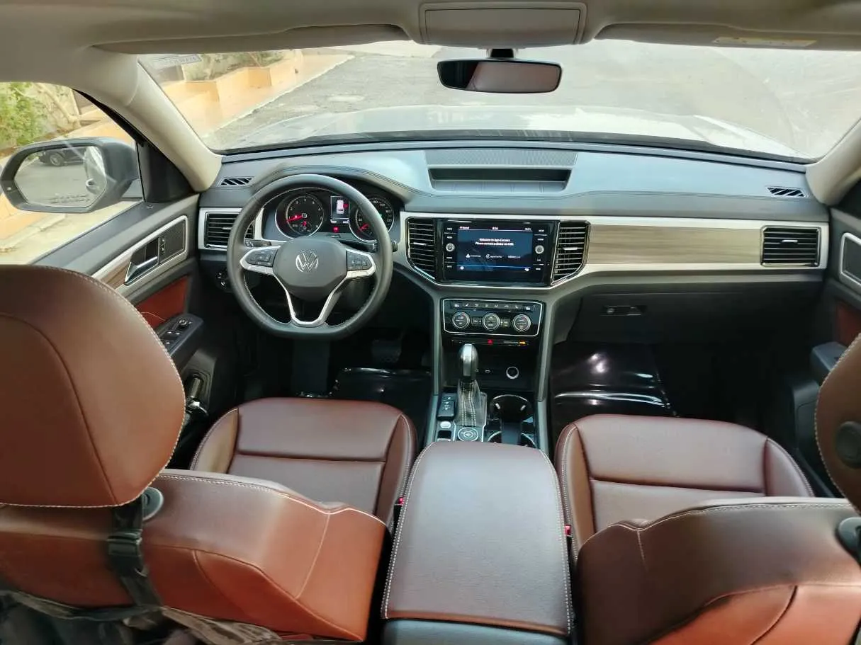 Car image 20