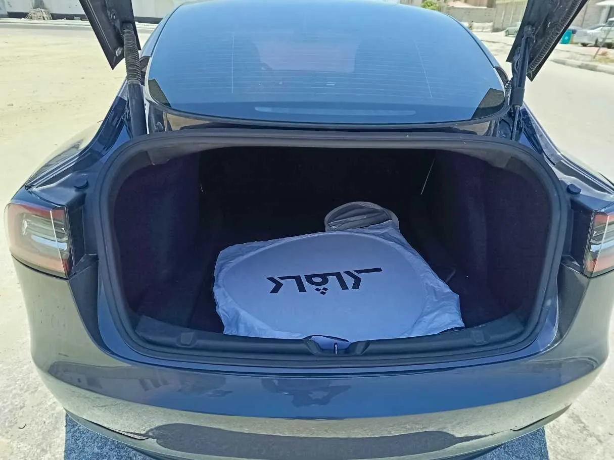 Car image 25