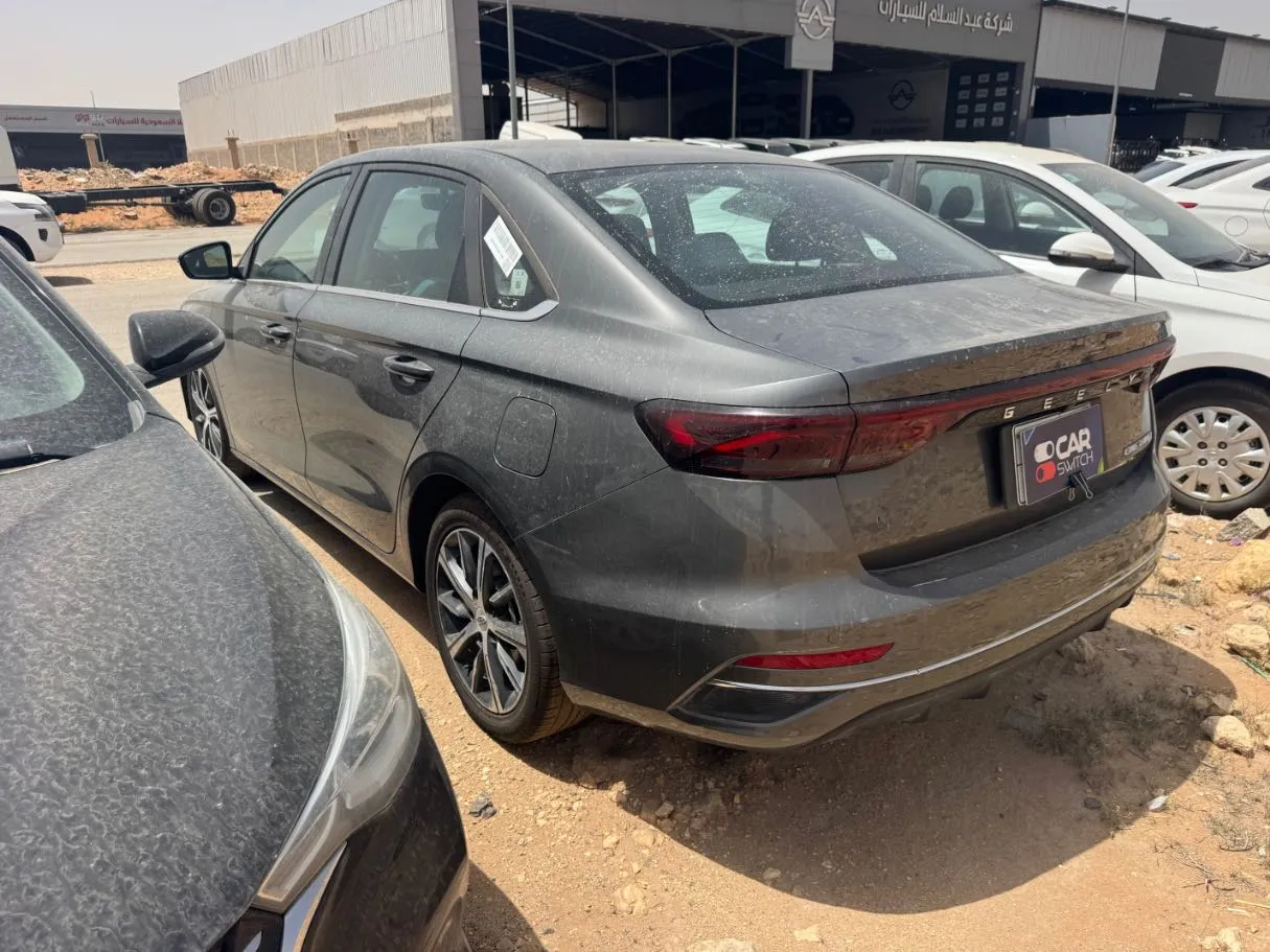Car image 6