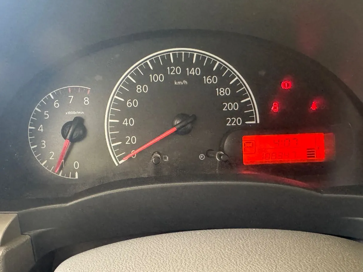 Car image 11