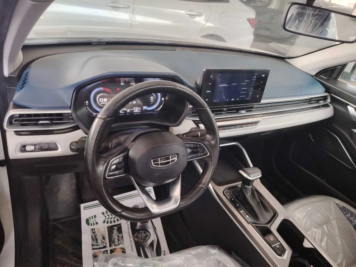 Car image 16