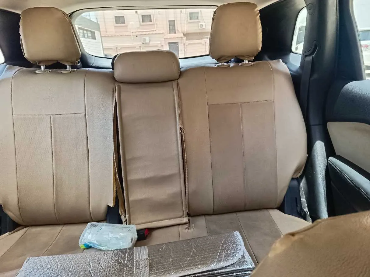 Car image 17