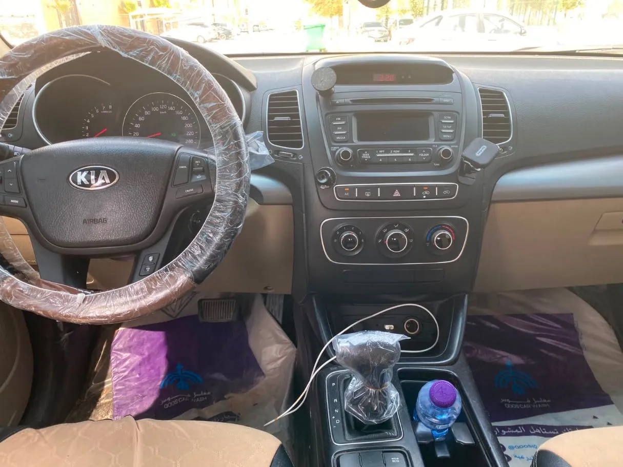Car image 15