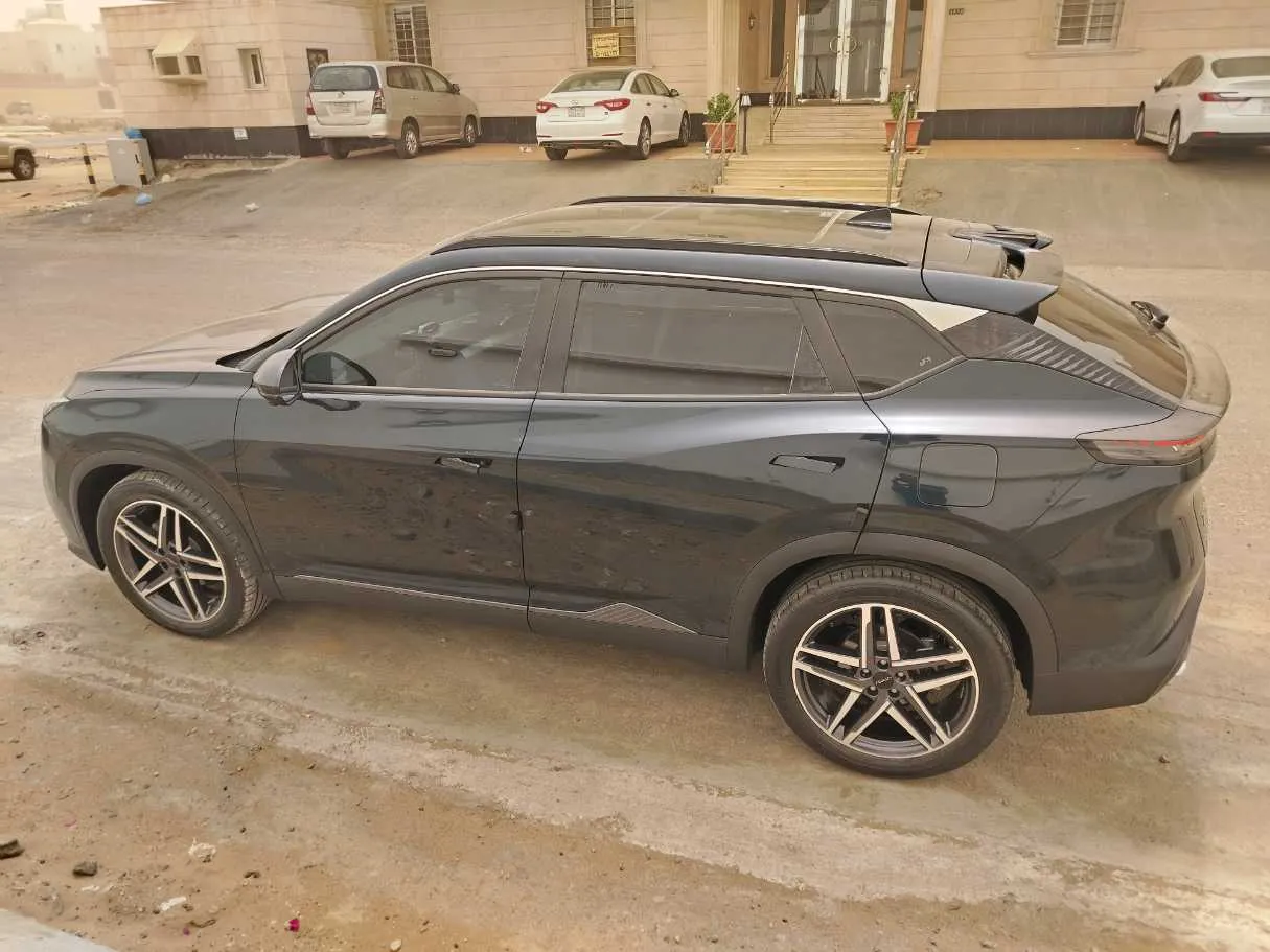 Car image 8