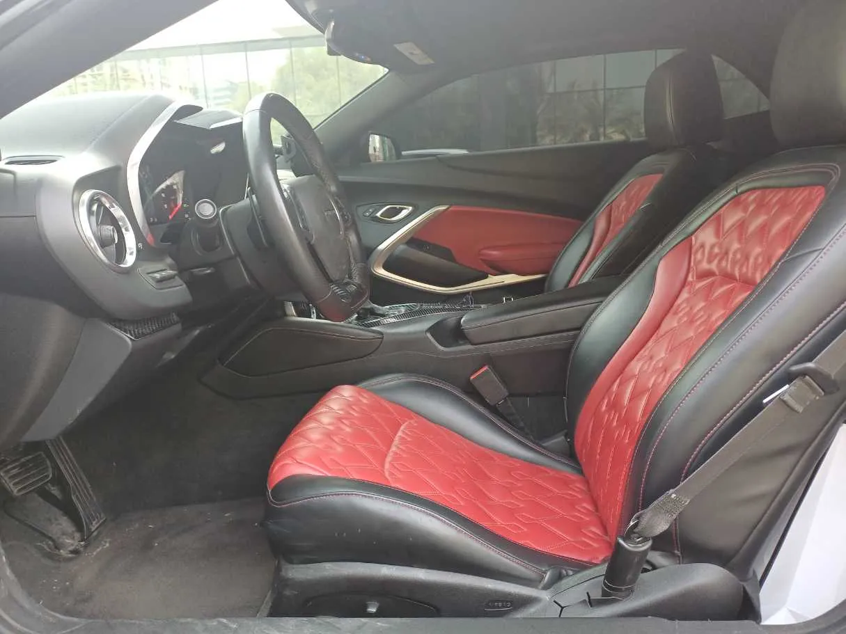 Car image 12