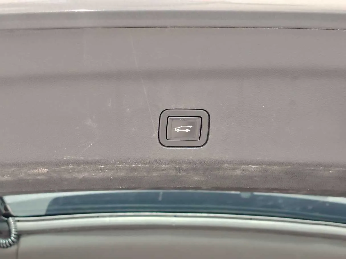 Car image 40