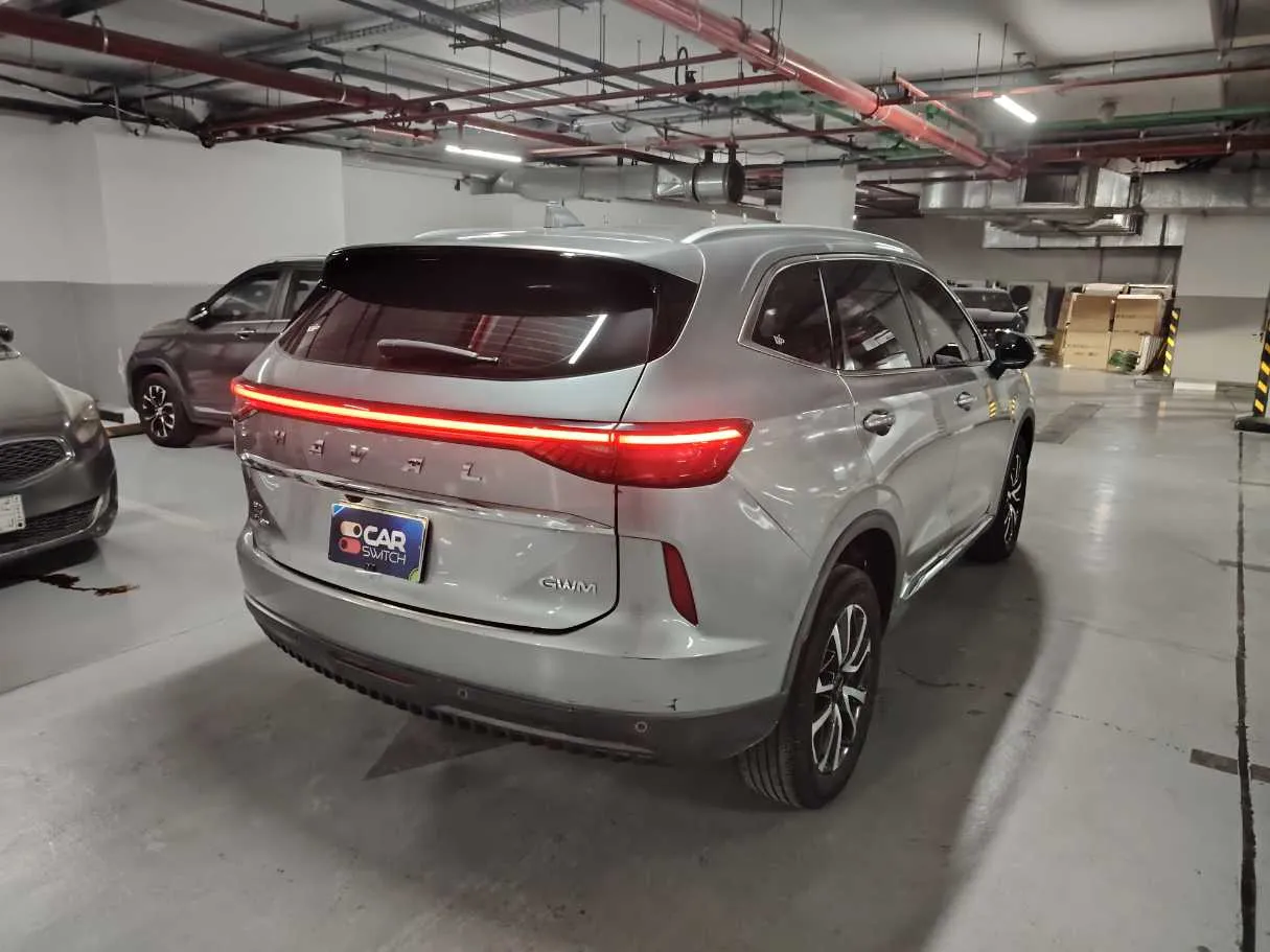 Car image 5
