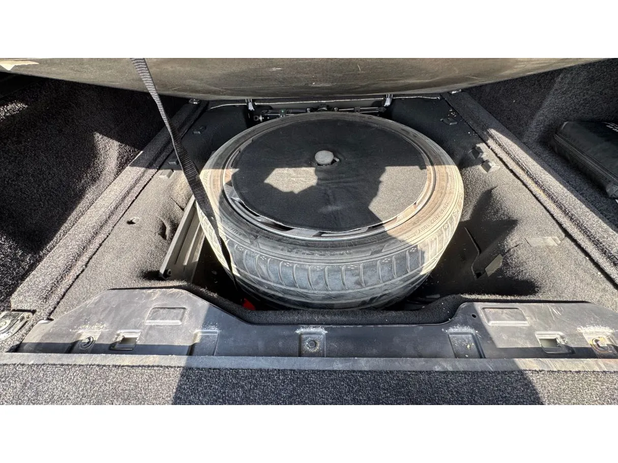 Car image 28