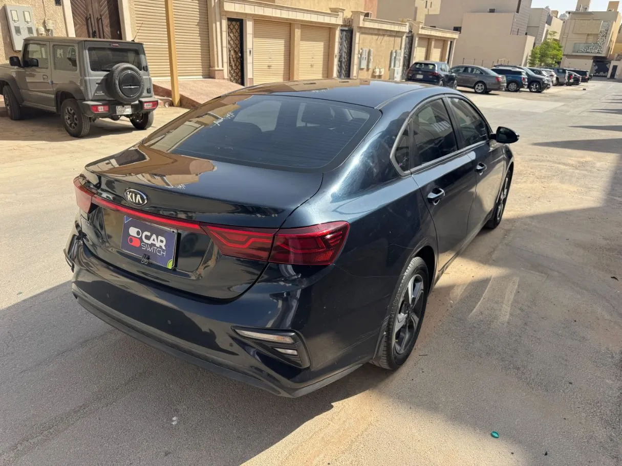 Car image 5