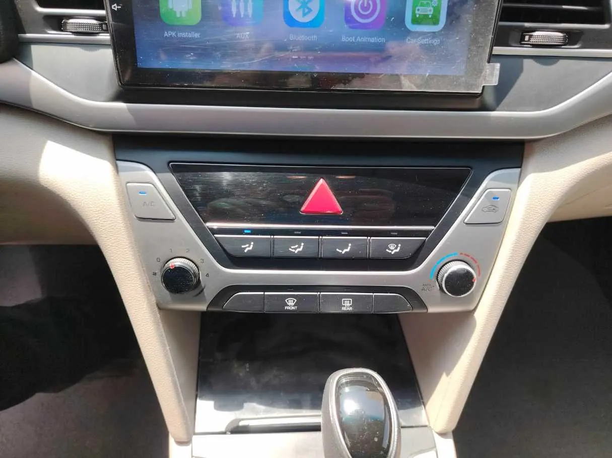 Car image 25