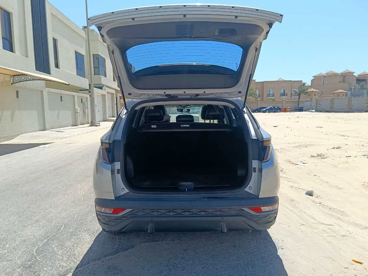 Car image 25
