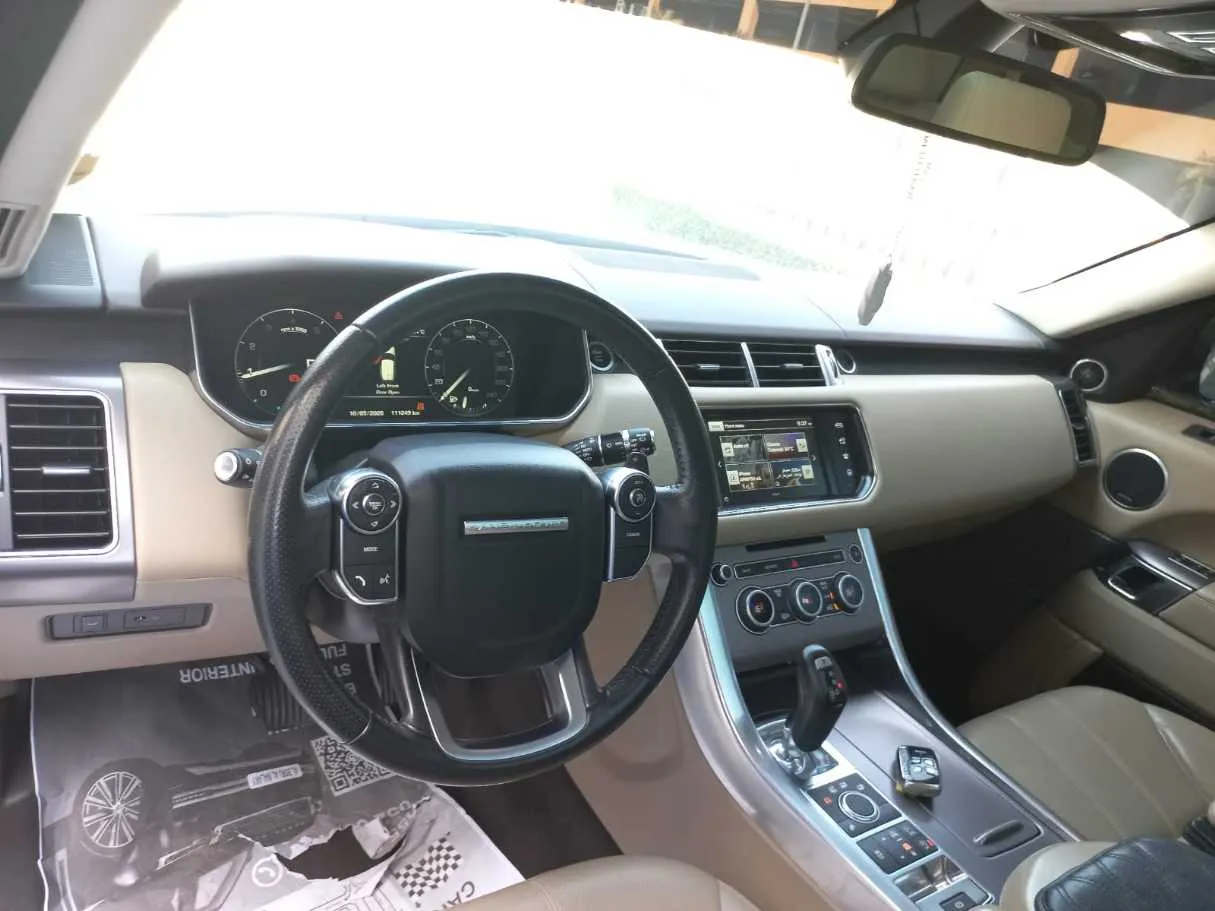 Car image 13