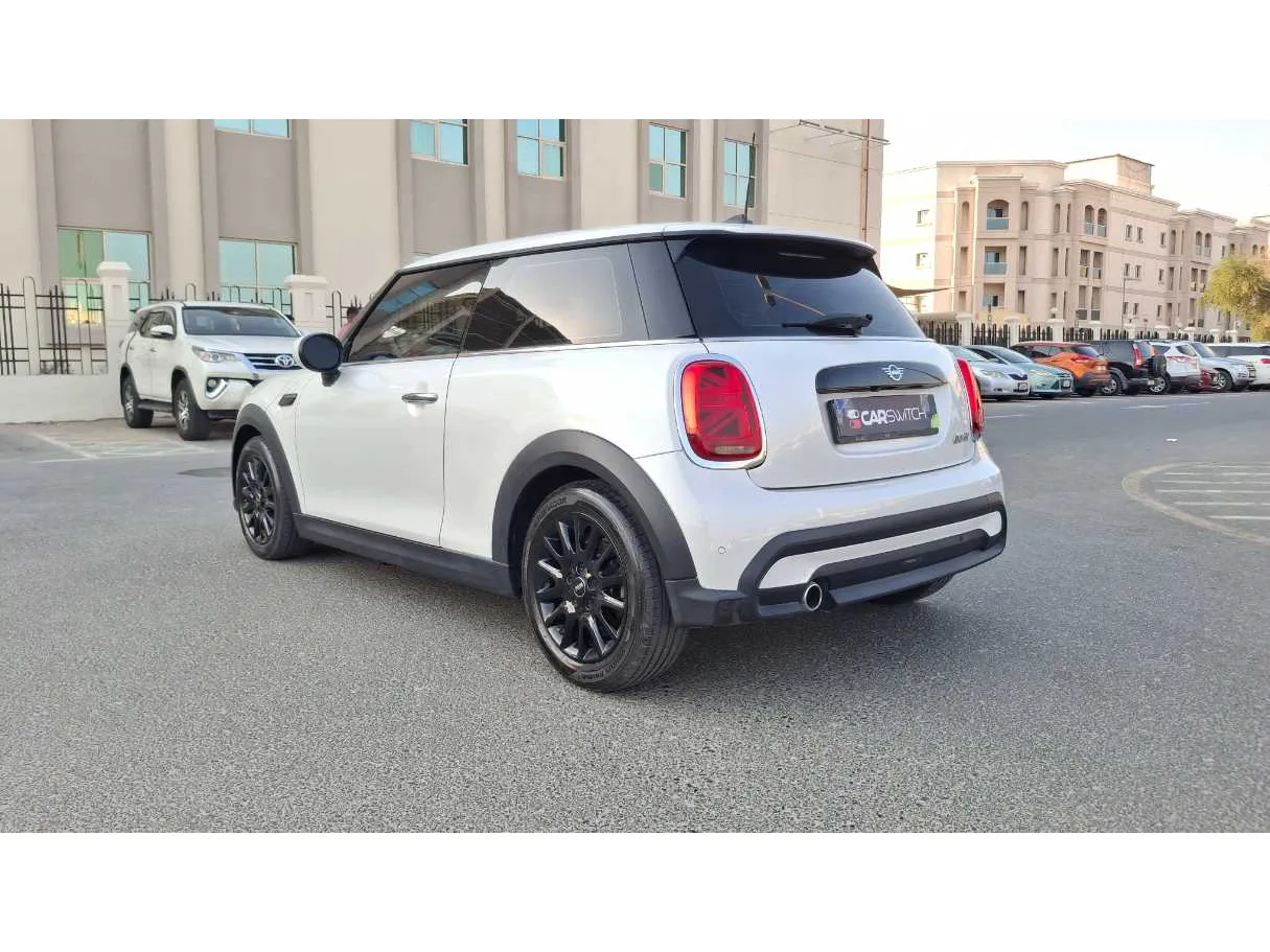 Car image 7
