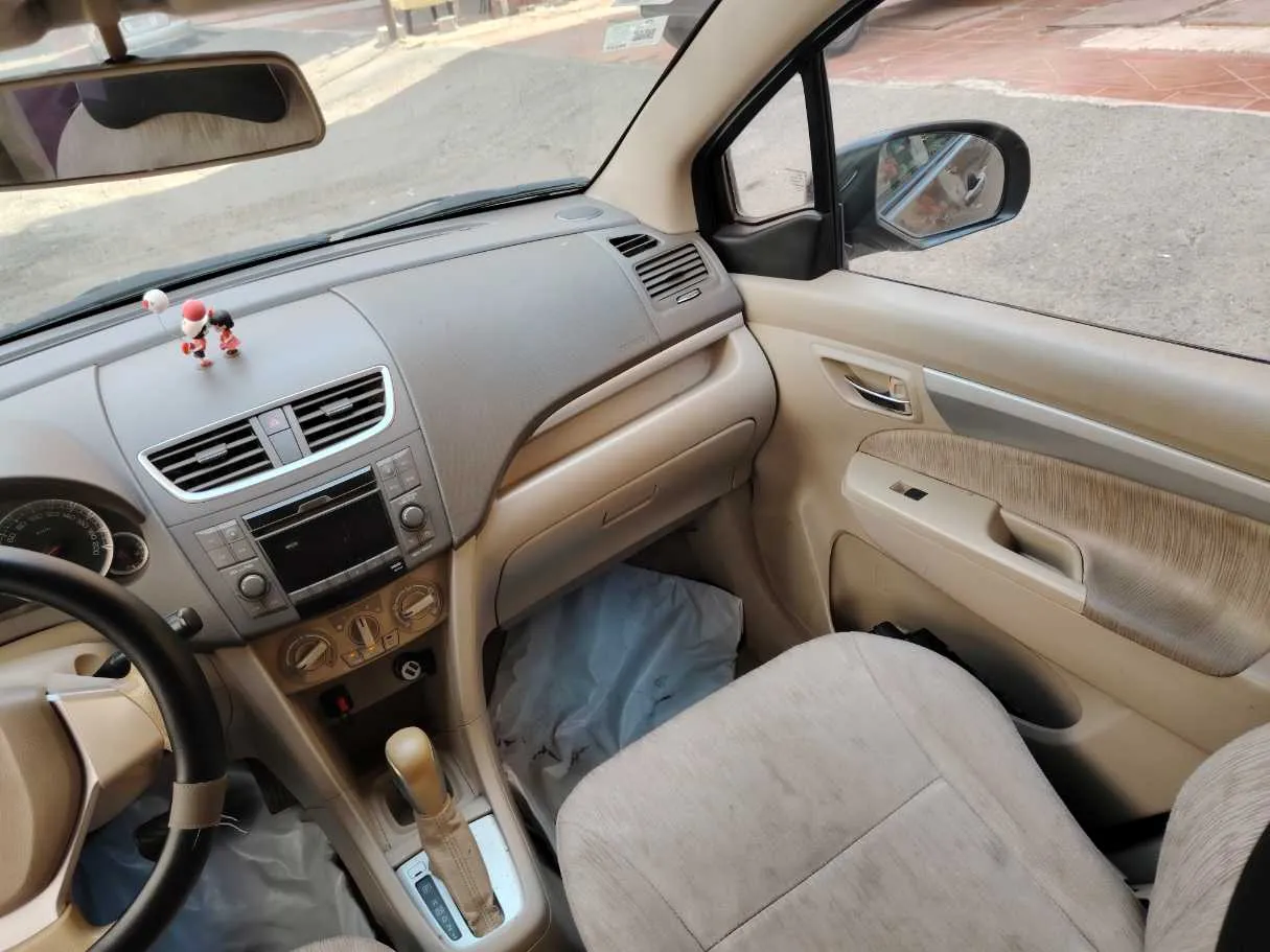 Car image 19