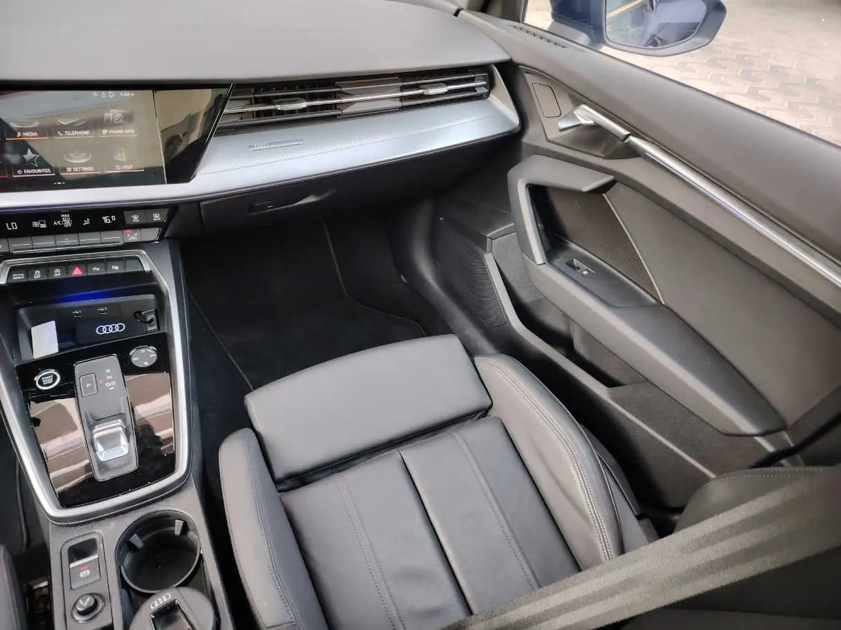 Car image 33