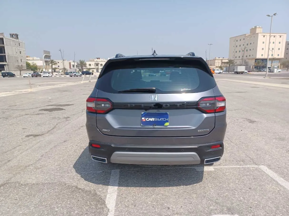 Car image 6