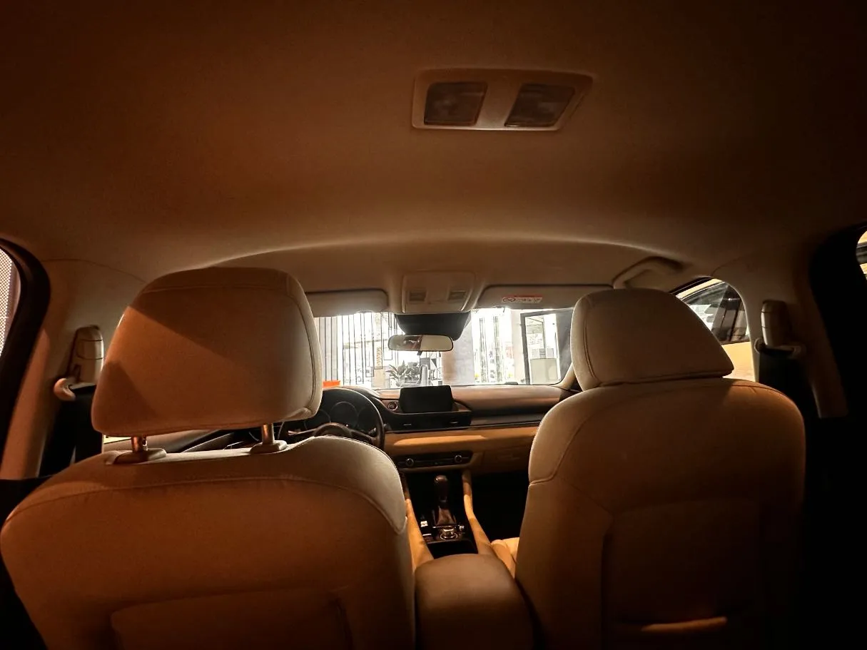 Car image 13