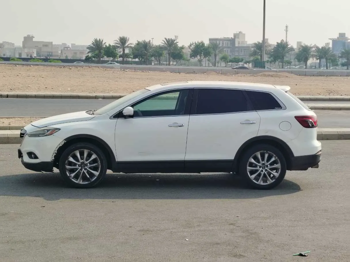 Car image 8