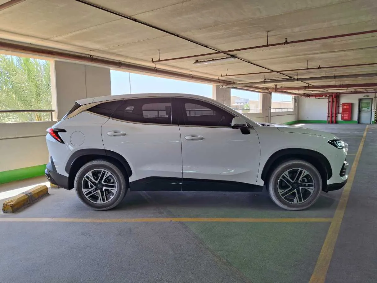 Car image 8