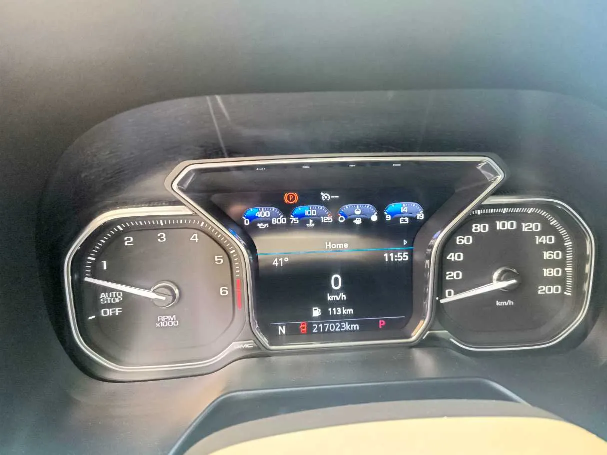 Car image 24