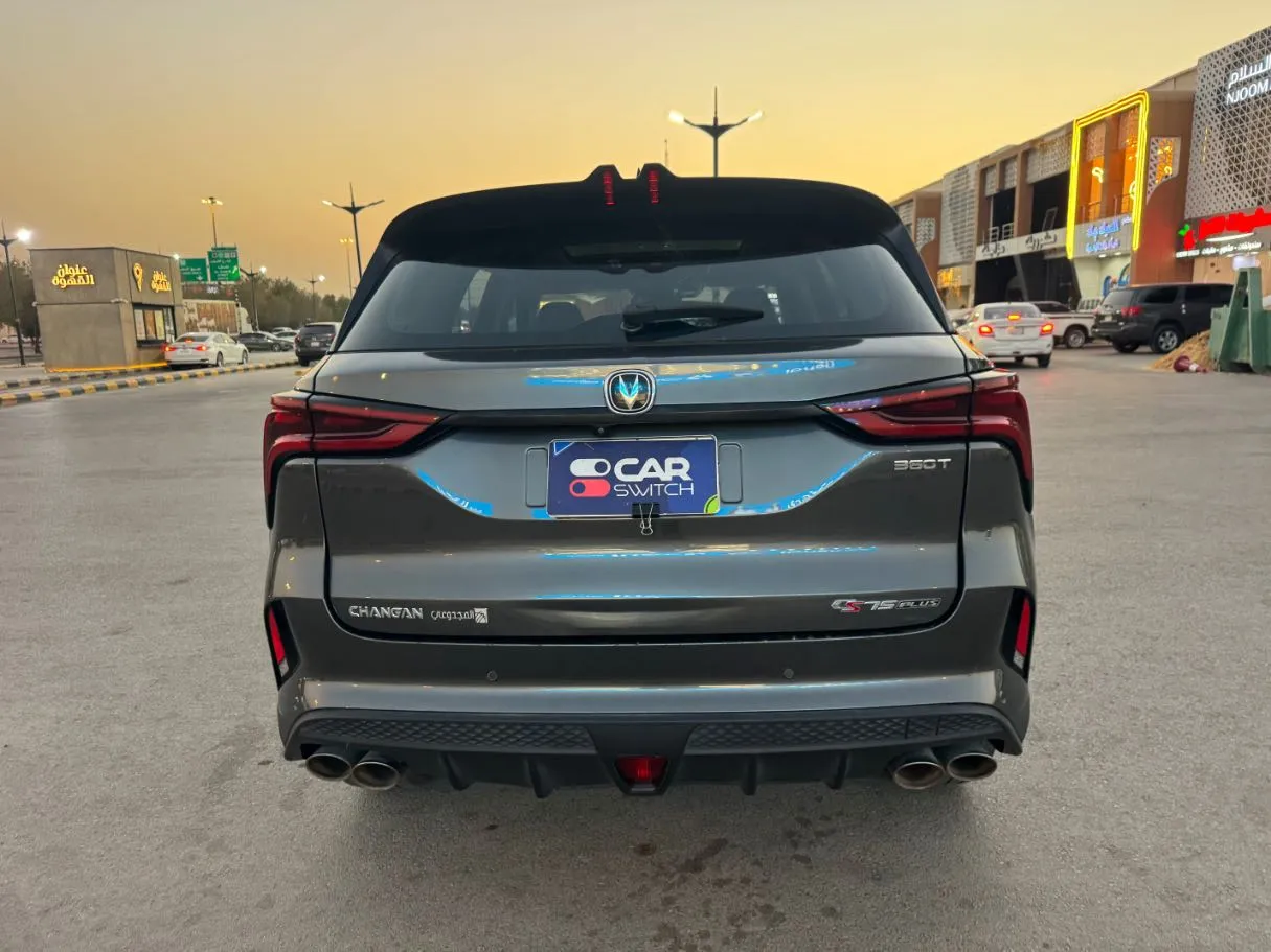 Car image 6